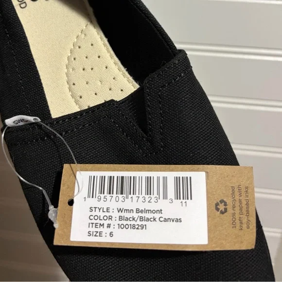 Toms NWT- Black/ Black Canvas Slip-On Flats - Picture 4 of 4